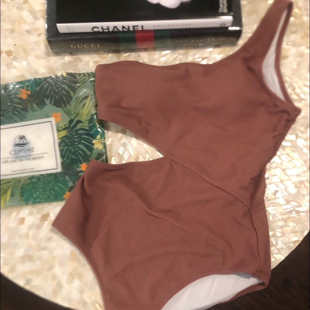 Bathing suit